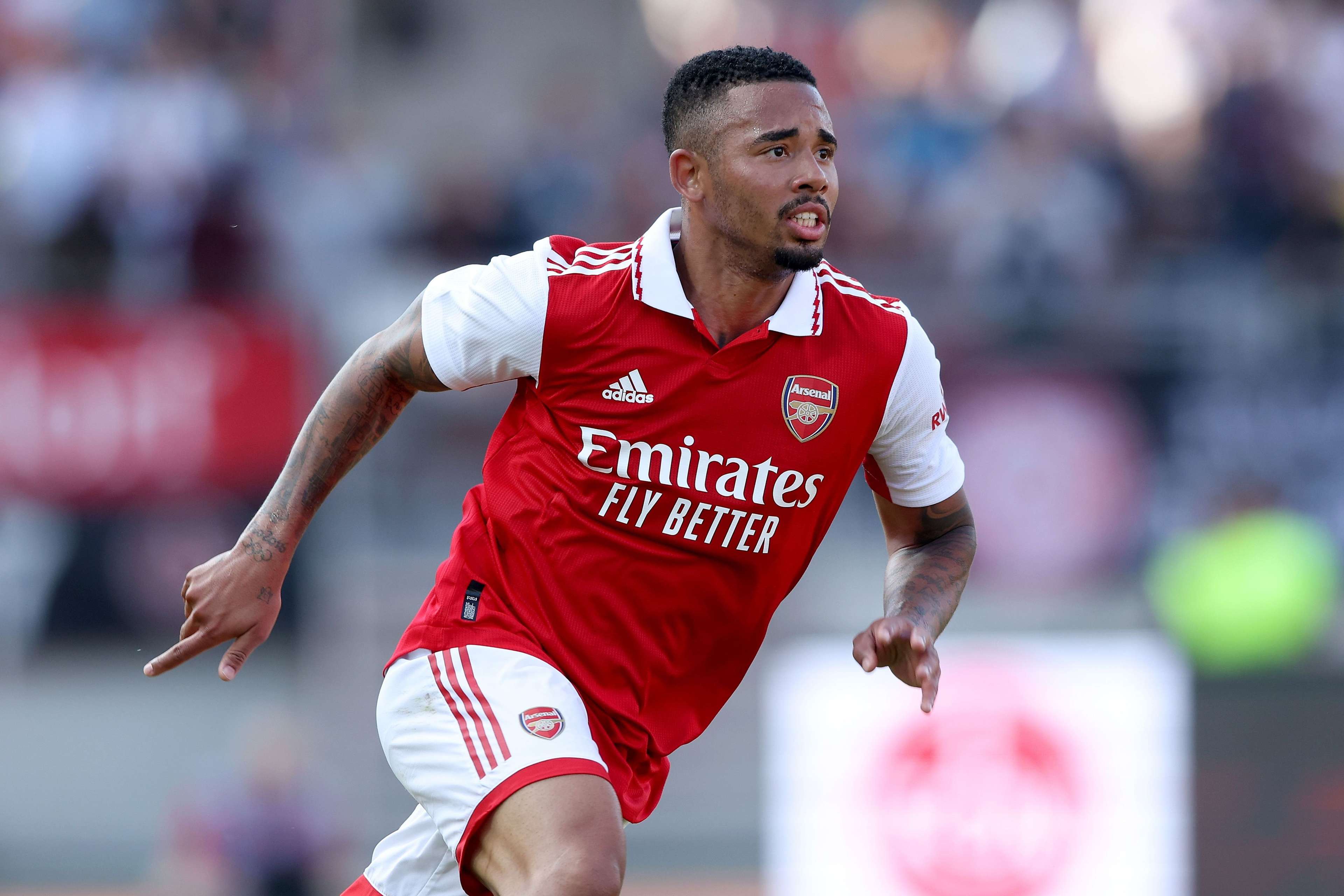 強勁的遠射 強勁的遠射