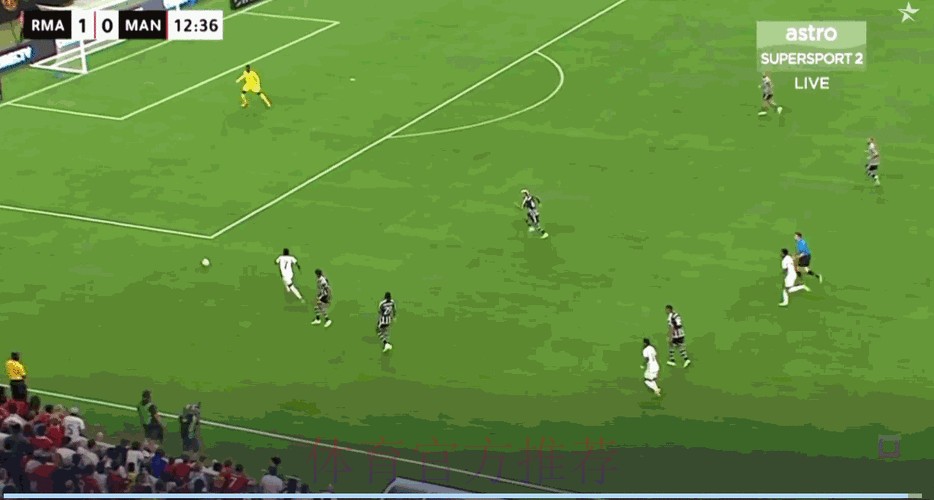 友谊赛-皇马2-0曼联 贝林厄姆首球何塞卢潇洒倒钩